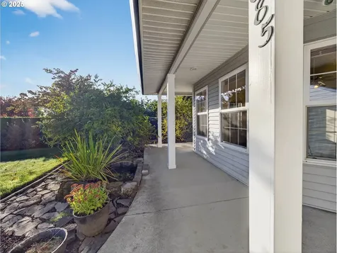 1085 Deer Run Lane Woodburn OR 97071