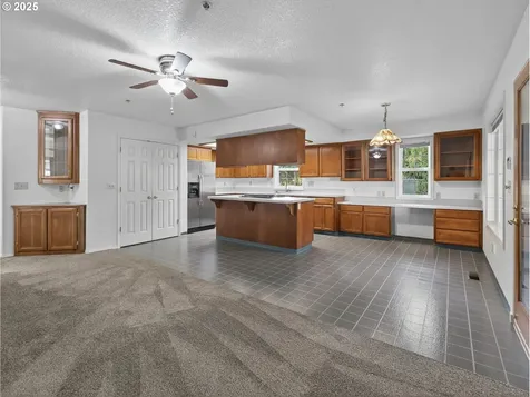 1085 Deer Run Lane Woodburn OR 97071