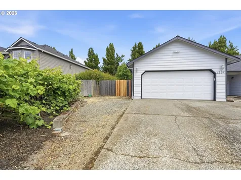 1287 Bernard Street Woodburn OR 97071