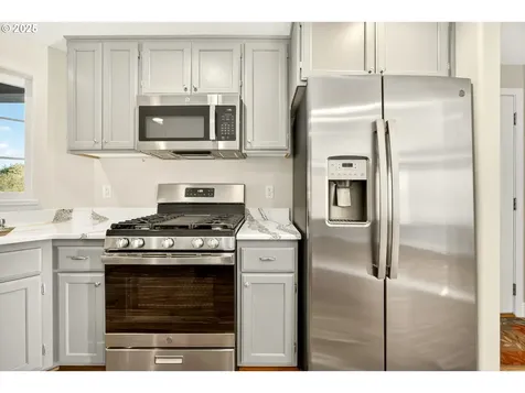 826 Crystal Drive Eagle Point OR 97524