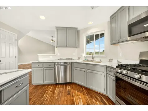 826 Crystal Drive Eagle Point OR 97524