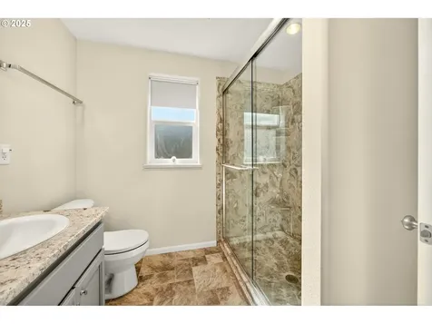 826 Crystal Drive Eagle Point OR 97524