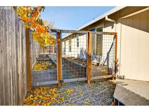 826 Crystal Drive Eagle Point OR 97524