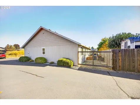 826 Crystal Drive Eagle Point OR 97524
