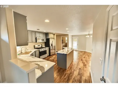 826 Crystal Drive Eagle Point OR 97524