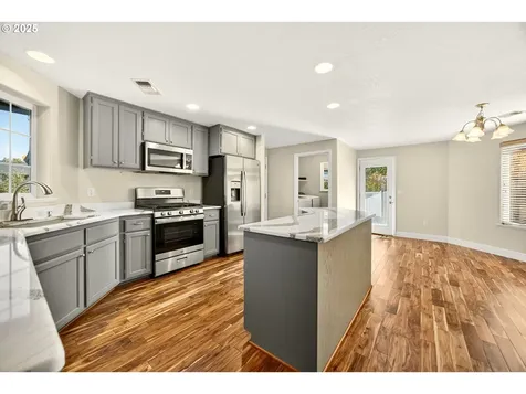826 Crystal Drive Eagle Point OR 97524