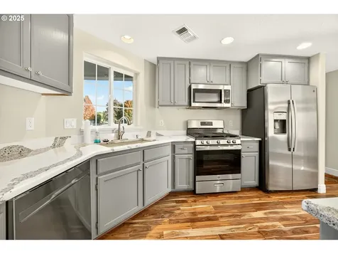 826 Crystal Drive Eagle Point OR 97524