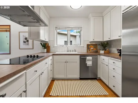 6731 SW 11th Drive Portland OR 97219