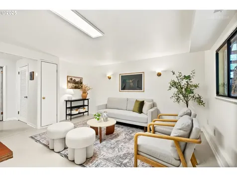 6731 SW 11th Drive Portland OR 97219