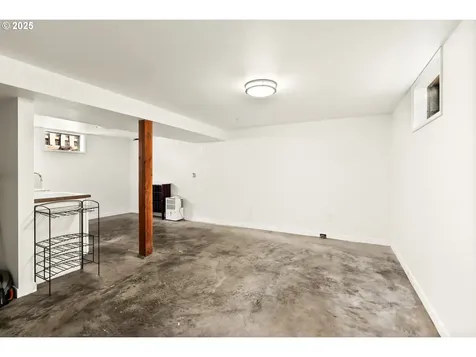 6731 SW 11th Drive Portland OR 97219