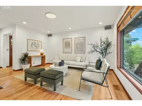 6731 SW 11th Drive Portland OR 97219