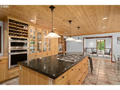 1515 S Radcliffe Court Portland OR 97219