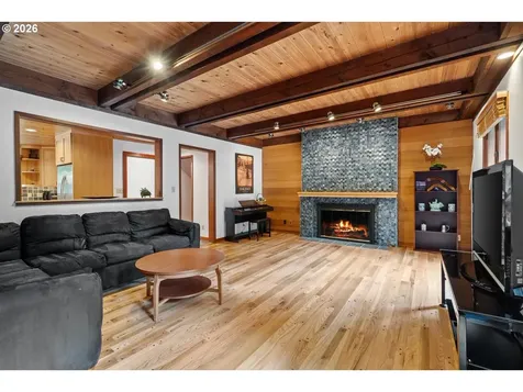 1515 S Radcliffe Court Portland OR 97219