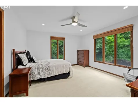 1515 S Radcliffe Court Portland OR 97219