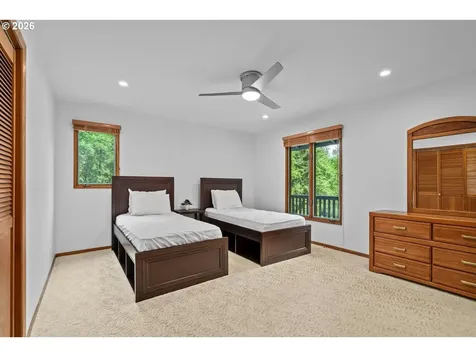 1515 S Radcliffe Court Portland OR 97219