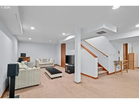 1515 S Radcliffe Court Portland OR 97219