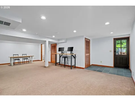 1515 S Radcliffe Court Portland OR 97219