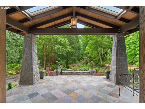 1515 S Radcliffe Court Portland OR 97219