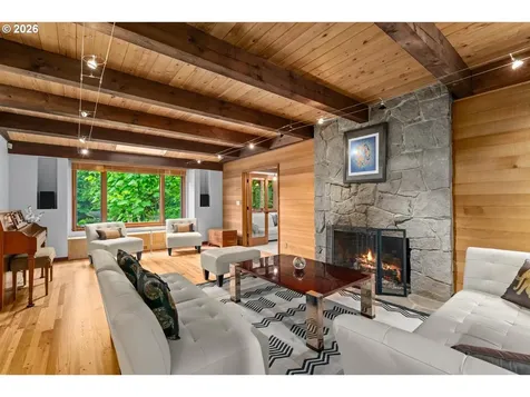 1515 S Radcliffe Court Portland OR 97219
