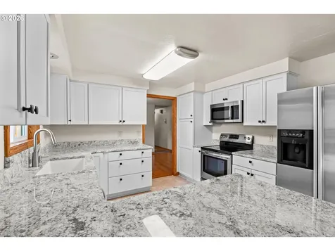 1716 Parnell Drive Eugene OR 97404