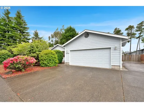 3909 Spruce Street Florence OR 97439