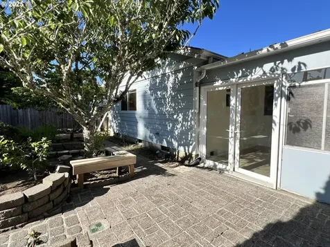 3909 Spruce Street Florence OR 97439
