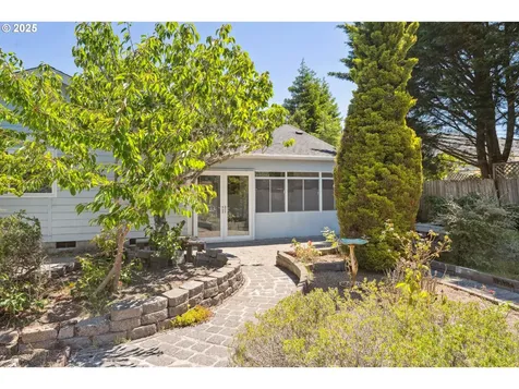 3909 Spruce Street Florence OR 97439