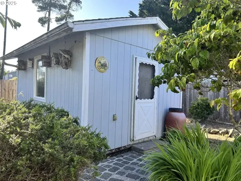 3909 Spruce Street Florence OR 97439