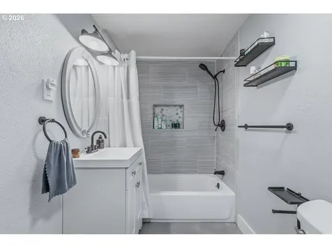 622 SE 111th Avenue Portland OR 97216