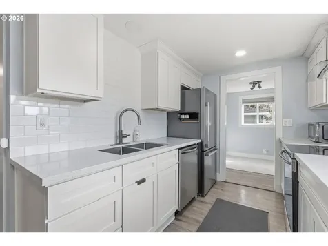 622 SE 111th Avenue Portland OR 97216