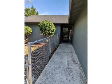 4089 A Loop Washougal WA 98671