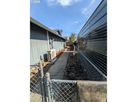 4089 A Loop Washougal WA 98671