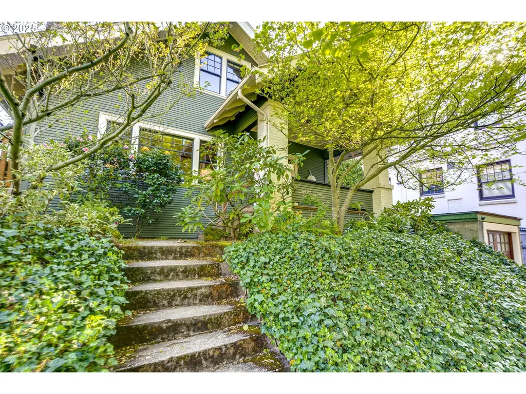 2314 NE Flanders Street Portland OR 97232