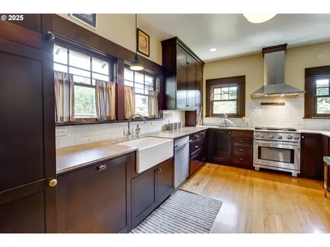 2314 NE Flanders Street Portland OR 97232