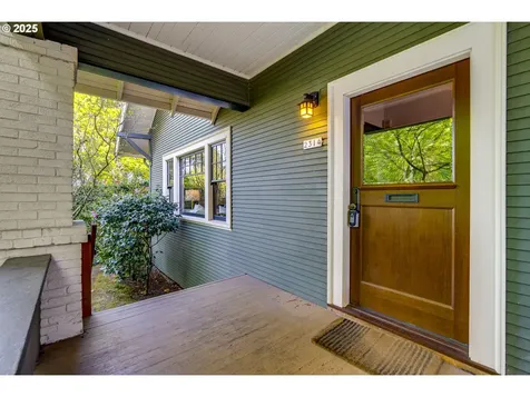 2314 NE Flanders Street Portland OR 97232