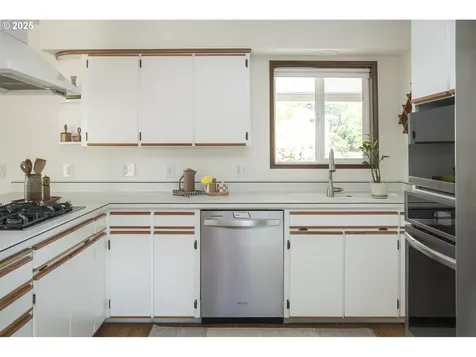 14425 NE Alton Street Portland OR 97230