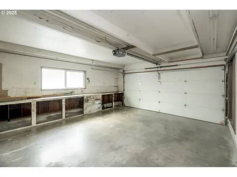 14425 NE Alton Street Portland OR 97230
