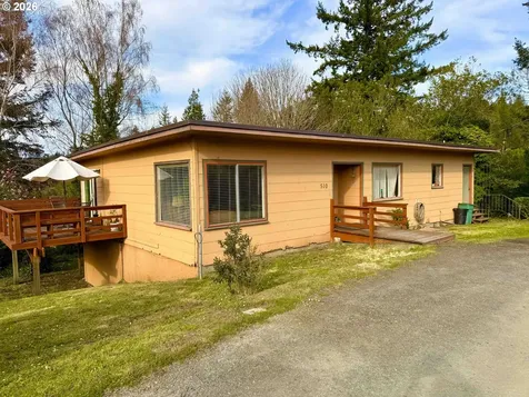510 E 4th Street Coquille OR 97423