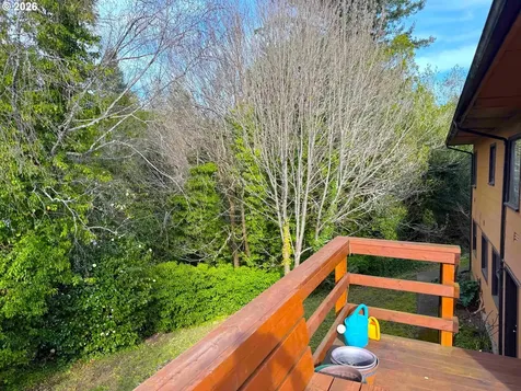 510 E 4th Street Coquille OR 97423