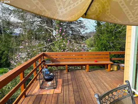 510 E 4th Street Coquille OR 97423