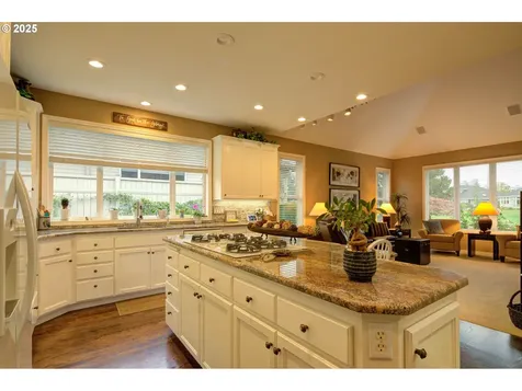 4618 NW Brassie Place Portland OR 97229