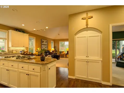4618 NW Brassie Place Portland OR 97229