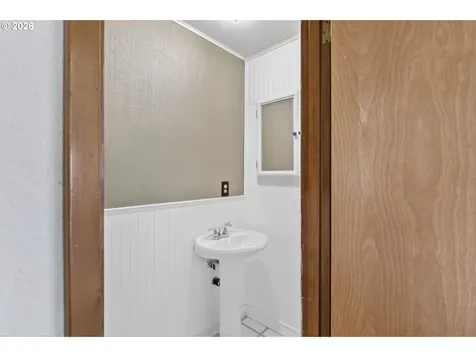 16091 S Clackamas River Drive Oregon City OR 97045