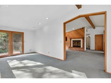 16091 S Clackamas River Drive Oregon City OR 97045