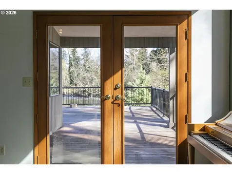 16091 S Clackamas River Drive Oregon City OR 97045