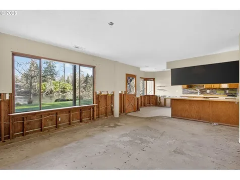 16091 S Clackamas River Drive Oregon City OR 97045