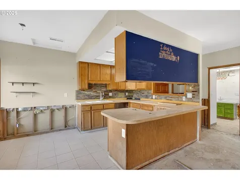 16091 S Clackamas River Drive Oregon City OR 97045