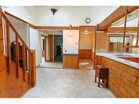 1091 Clark Street North Bend OR 97459