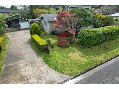 1091 Clark Street North Bend OR 97459