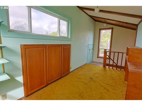 1091 Clark Street North Bend OR 97459